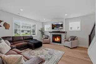 1723 Southpoint Ln, Hudson, WI 54016 - Photo 15