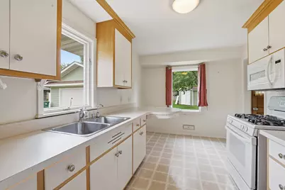 8701 Thomas Avenue S, Bloomington, MN 55431 - Photo 5