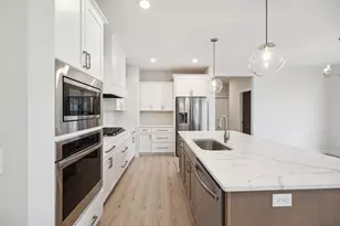 10268 Arrowwood Path, Woodbury, MN 55129 - Photo 15
