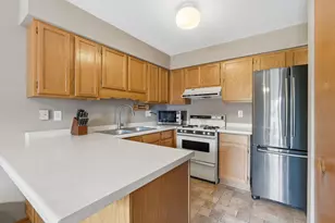 1589 Four Oaks Rd, Eagan, MN 55121 - Photo 5