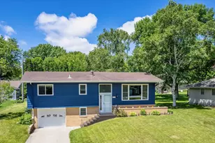 1125 N Burlington Ave, Fergus Falls, MN 56537 - Photo 1