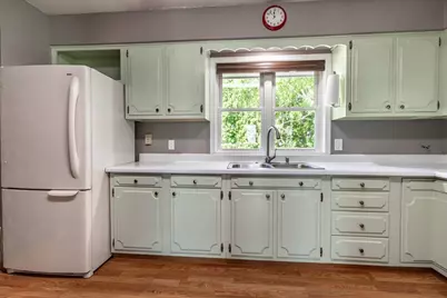 1125 N Burlington Avenue, Fergus Falls, MN 56537 - Photo 3