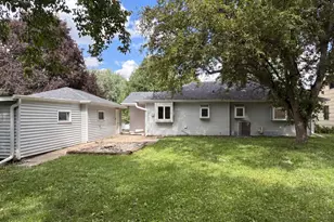 2591 Aldine St, Roseville, MN 55113 - Photo 5