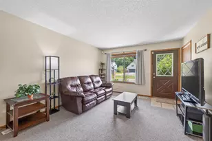 1554 Helmo Ave N, Oakdale, MN 55128 - Photo 7