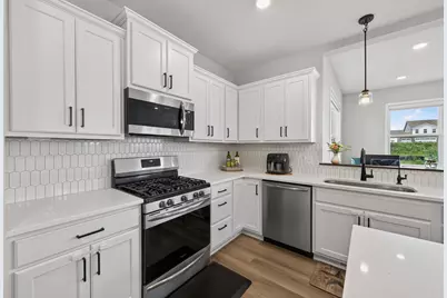 18333 Glacier Way, Lakeville, MN 55044 - Photo 7