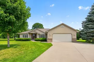 26 Garden Ct, Lake City, MN 55041 - Photo 1