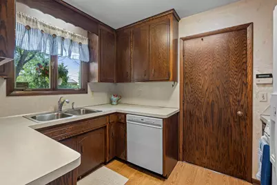 8133 Xenia Avenue N, Brooklyn Park, MN 55443 - Photo 21