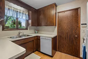 8133 Xenia Ave N, Brooklyn Park, MN 55443 - Photo 21