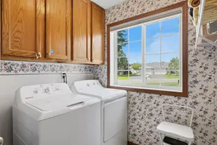 762 Lake Ridge Dr, Woodbury, MN 55129 - Photo 21