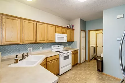 906 Village Parkway, Circle Pines, MN 55014 - Photo 9
