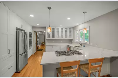 17515 Bay Lane, Wayzata, MN 55391 - Photo 3