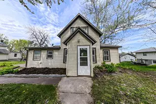 320 N 3rd St, Le Sueur, MN 56058 - Photo 3