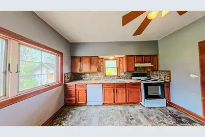 320 N 3rd Street, Le Sueur, MN 56058 - Photo 5