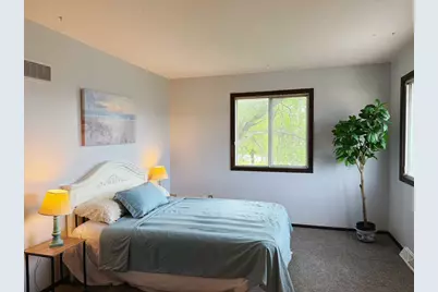 2342 Dorland Drive E, Maplewood, MN 55119 - Photo 9
