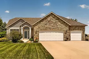 639 Donnington Pl, Byron, MN 55920 - Photo 1