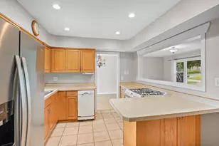 6177 Upper 48th St N, Oakdale, MN 55128 - Photo 5