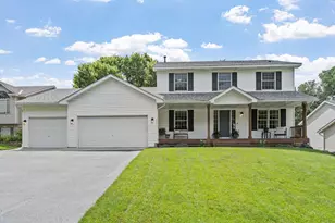 2551 Cypress St, Maplewood, MN 55109 - Photo 1