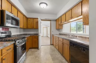 15720 Griffon Path, Apple Valley, MN 55124 - Photo 11