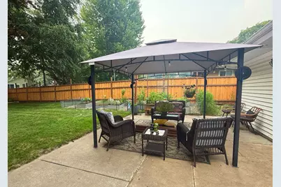 9517 Clinton Avenue S, Bloomington, MN 55420 - Photo 35
