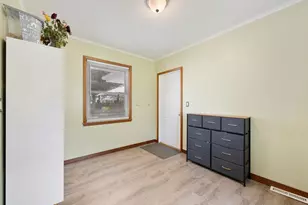 9517 Clinton Ave S, Bloomington, MN 55420 - Photo 9