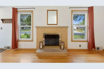 9517 Clinton Avenue S, Bloomington, MN 55420 - Photo 5