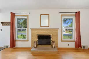 9517 Clinton Ave S, Bloomington, MN 55420 - Photo 5