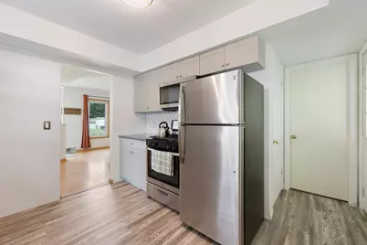 9517 Clinton Avenue S, Bloomington, MN 55420 - Photo 13