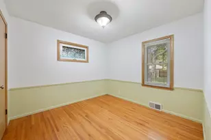 9517 Clinton Ave S, Bloomington, MN 55420 - Photo 21
