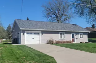 411 Bullis St, Kenyon, MN 55946 - Photo 17