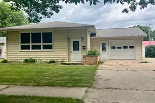 316 W 2nd St, Madison, MN 56256 - Photo 3