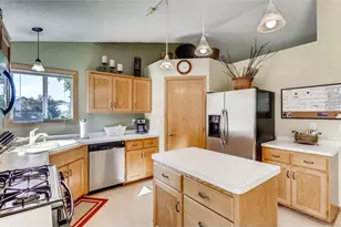 608 Holly Cir SW, Saint Michael, MN 55376 - Photo 3