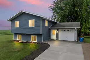 647 2nd St NE, Blooming Prairie, MN 55917 - Photo 23