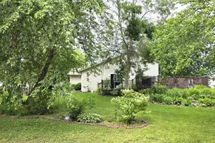 6546 Upper 22nd St N, Oakdale, MN 55128 - Photo 3