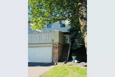 2111 Kings Valley Road W, Golden Valley, MN 55427 - Photo 3