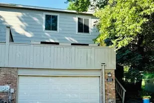 2111 Kings Valley Rd W, Golden Valley, MN 55427 - Photo 3