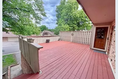 2111 Kings Valley Road W, Golden Valley, MN 55427 - Photo 9