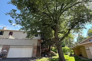 2111 Kings Valley Rd W, Golden Valley, MN 55427 - Photo 5