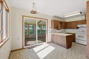 796 Magnor Lake Dr, Clayton, WI 54004 - Photo 9