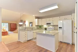 1262 Pondview Ln, White Bear Lake, MN 55110 - Photo 11