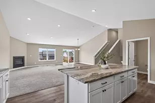 18099 Heirloom Ct, Lakeville, MN 55044 - Photo 9