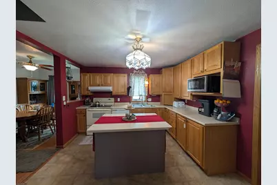 111 E Lyon Street, Minneota, MN 56264 - Photo 3
