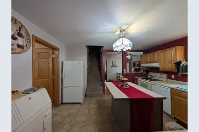 111 E Lyon Street, Minneota, MN 56264 - Photo 5