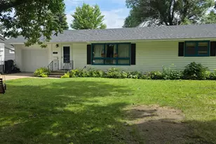908 Westwood Dr SW, Alexandria, MN 56308 - Photo 1