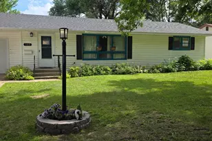 908 Westwood Dr SW, Alexandria, MN 56308 - Photo 1
