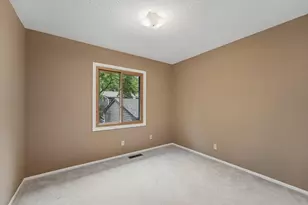 1386 Arden View Dr, Arden Hills, MN 55112 - Photo 17