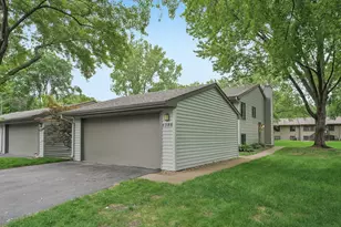 1386 Arden View Dr, Arden Hills, MN 55112 - Photo 3
