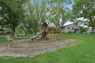 1386 Arden View Dr, Arden Hills, MN 55112 - Photo 45