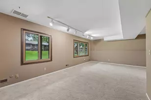 1386 Arden View Dr, Arden Hills, MN 55112 - Photo 29