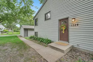 1386 Arden View Dr, Arden Hills, MN 55112 - Photo 5