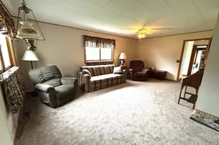 907 Arnold Ave N, Thief River Falls, MN 56701 - Photo 23